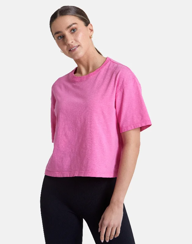 Essential Crop Tee In Empower Pink Graphic Embroidered Appliqued