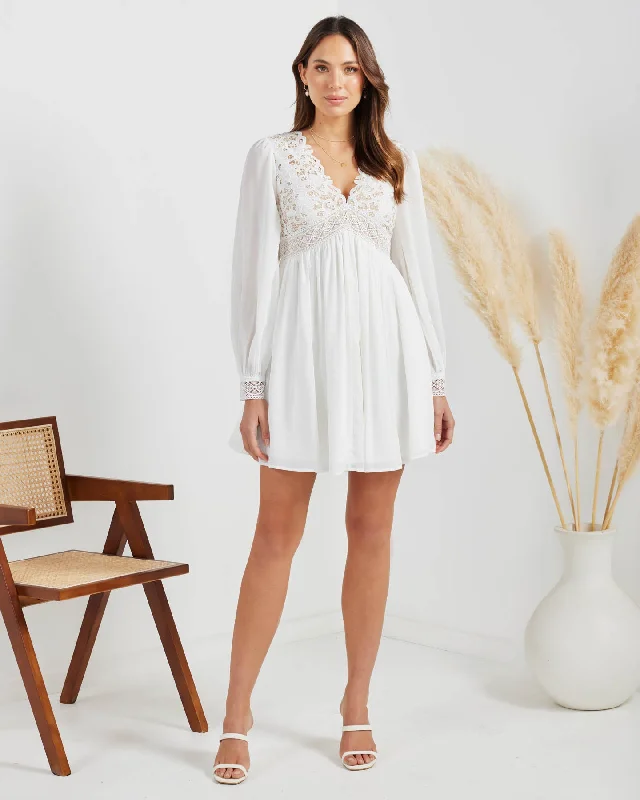 Rodey Dress-White Boat Neckline Classic