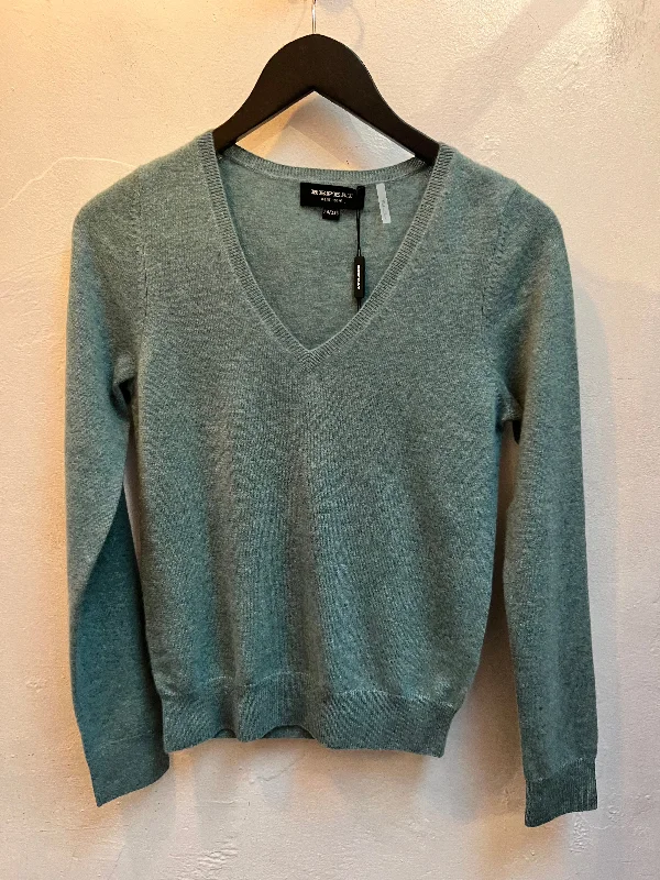 Aqua V Neck Cashmere Pullover Wrist Length Sleeve